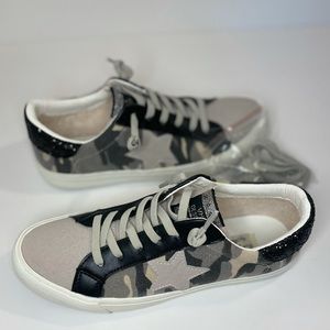 Vintage Havana Gail camo star sneakers 7.5